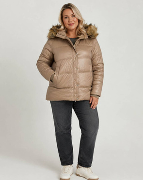 Lekko ocieplana kurtka damska z kapturem plus size camel
