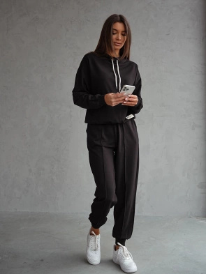 Czarny bawełniany dres damski