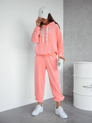 Welurowy komplet dresowy brzoskwiniowy