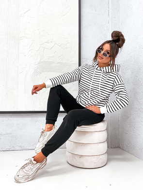 Luźny komplet dresowy czarne paski