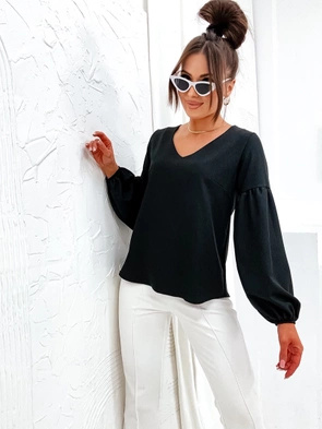 Czarna bluzka z dekoltem w serek