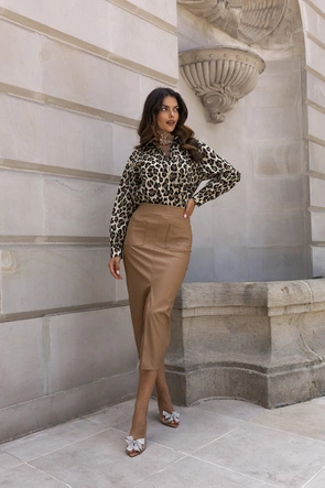 Skórzana spódnica z kieszeniami camel