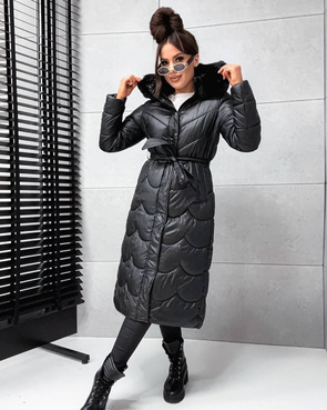 Długi, pikowany damski płaszcz z paskiem czarny