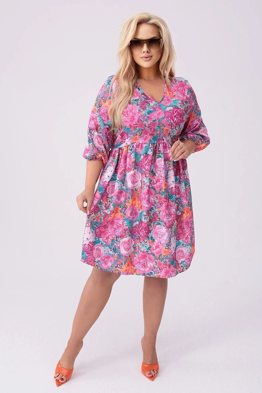 Sukienka plus size w kwiaty fuksja