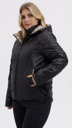 Czarna pikowana kurtka ze ściąganymi bokami