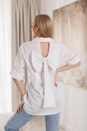 Stylowa biała koszula z ozdobnymi plecami