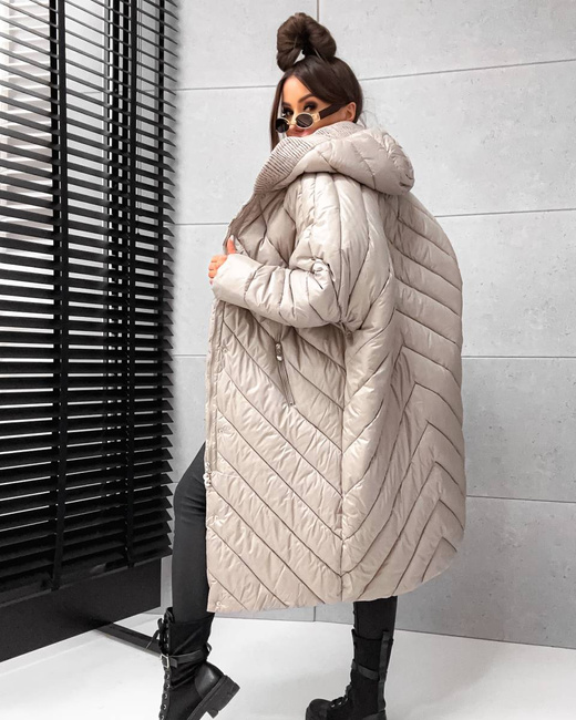 Pikowana beżowa kurtka zimowa oversize