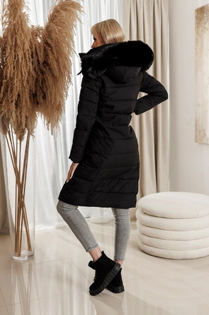 Klasyczny zimowy płaszcz czarny