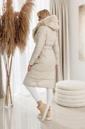 Zimowy płaszcz z ekoskóry z futrem ecru