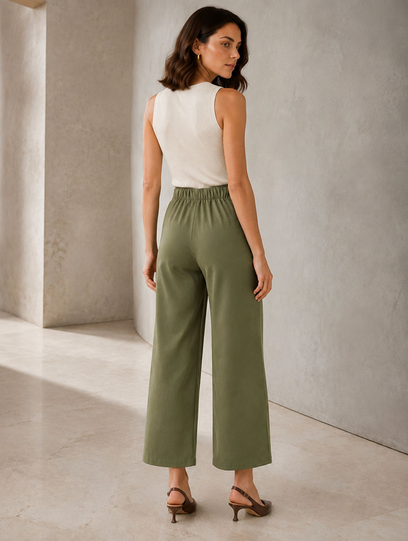 Eleganckie khaki spodnie damskie ze złotymi guzikami