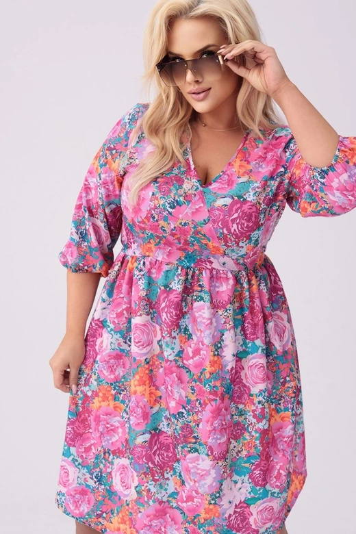 Sukienka plus size w kwiaty fuksja