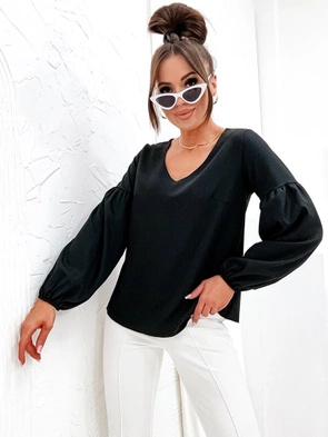 Czarna bluzka z dekoltem w serek