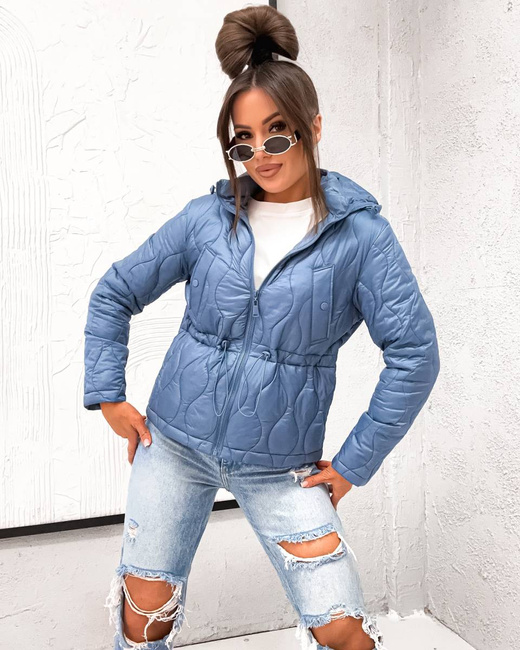 Niebieska kurtka ściągana pod biustem