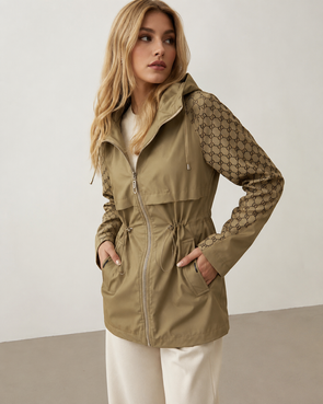 Lekka piaskowa kurtka damska z kapturem