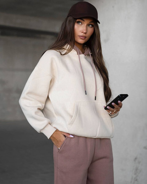 Komfortowy zestaw dresowy – bluza kangurka i spodnie ze ściągaczami cappuccino