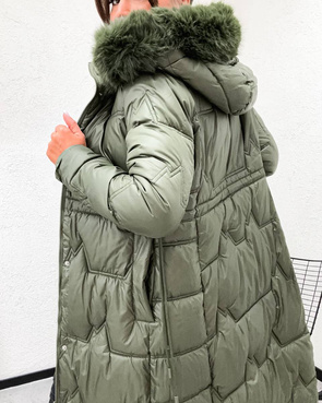 Zimowa damska kurtka khaki poniżej kolan