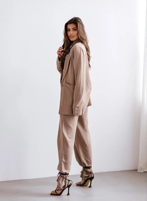 Elegancki komplet cappuccino marynarka + spodnie