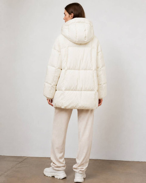 Puchowa kremowa kurtka damska oversize typu puffer