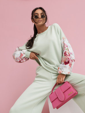 Wygodny komplet casual damski z szerokimi spodniami i luźną bluzą miętowy