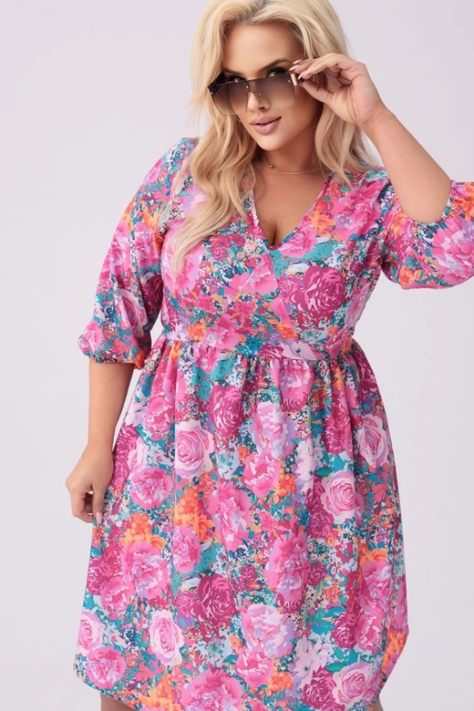 Sukienka plus size w kwiaty fuksja