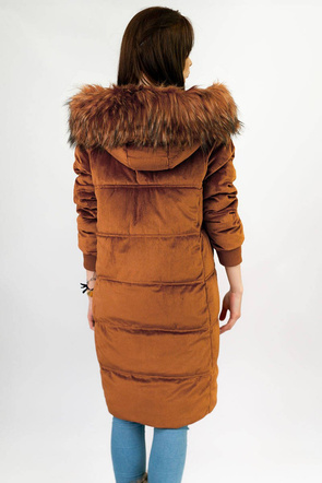 Zimowa sztruksowa kurtka damska z kapturem karmelowa (7763)