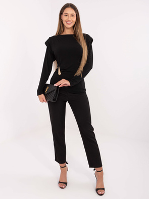 Czarna bluzka z poduszkami na ramionach