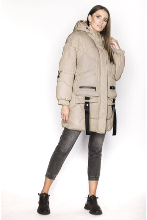 Puchowa kurtka damska z ozdobnymi taśmami camel (AG2-J85)