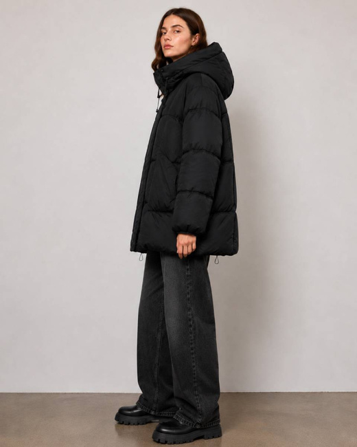 Puchowa czarna kurtka damska oversize typu puffer