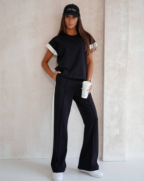 Czarny komplet t-shirt i spodnie z lampasami