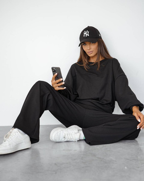 Dwuczęściowy czarny komplet typu wafel