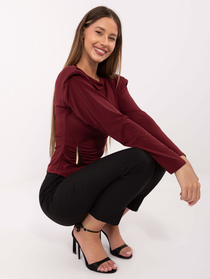 Bordowa bluzka z poduszkami na ramionach