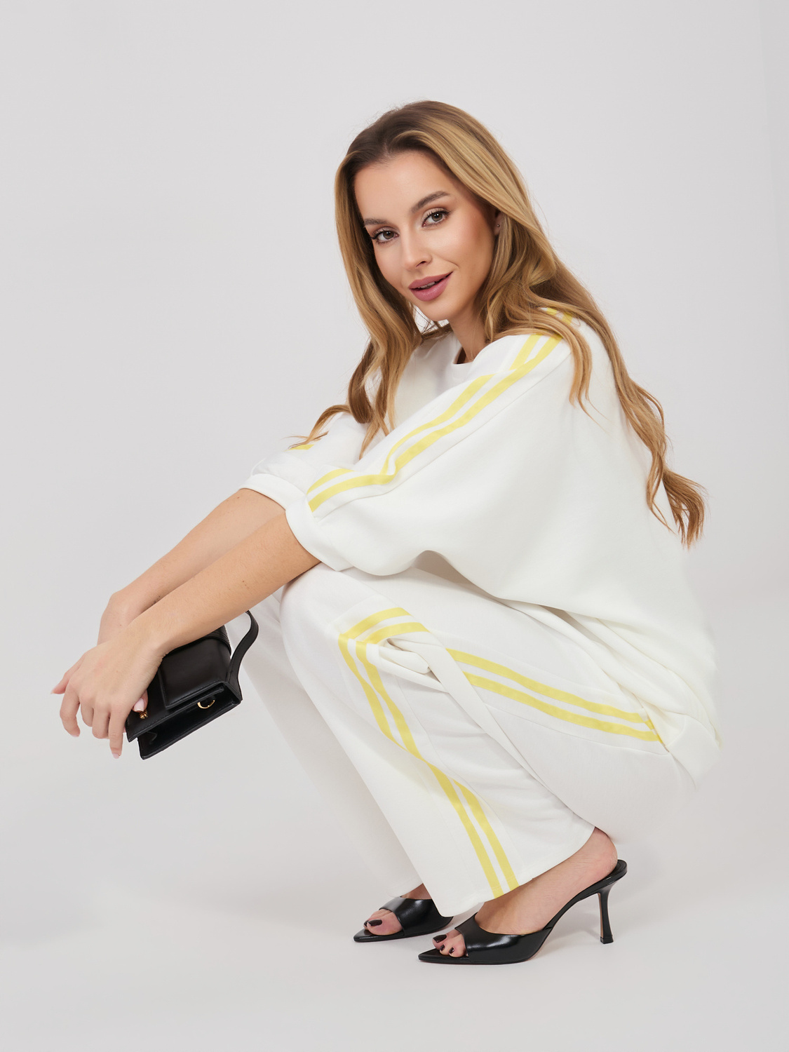 Komplet sportowy z bluzą oversize ecru