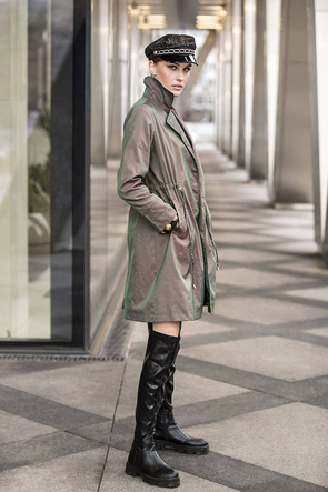 Damski płaszcz bez zapięcia kameleon