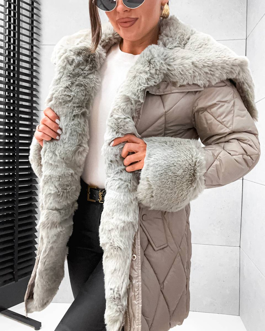 Pikowana kurtka zimowa beż z futrzanym wykończeniem