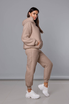 Ciepły damski komplet dresowy w kolorze beżowym