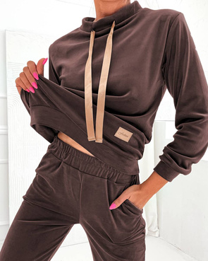 Welurowa czekoladowa bluza ze spodniami