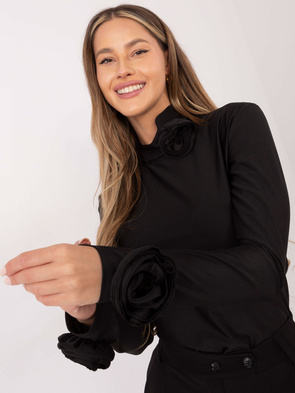 Elegancka czarna bluzka z golfem