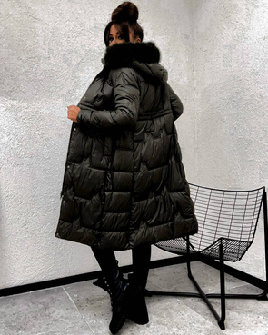 Zimowa damska kurtka czarna poniżej kolan