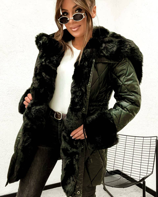 Pikowana kurtka zimowa khaki z futrzanym wykończeniem