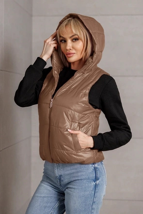 Pikowana sportowa kamizelka ciemnobeżowa