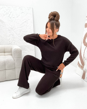 Dwuczęściowy czekoladowy komplet z dzianiny