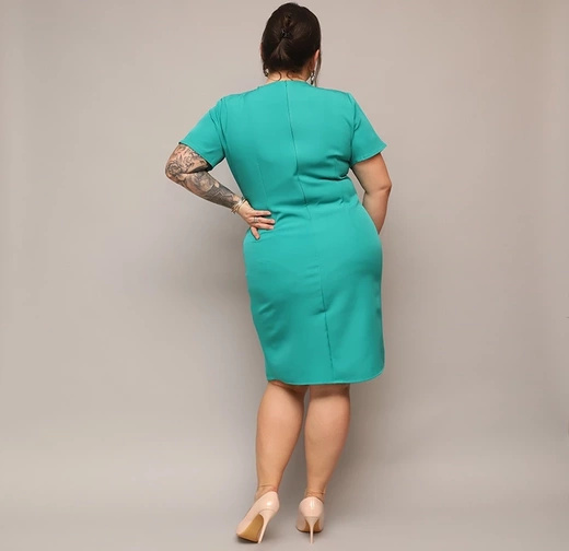 Morska sukienka plus size z kopertowym dekoltem