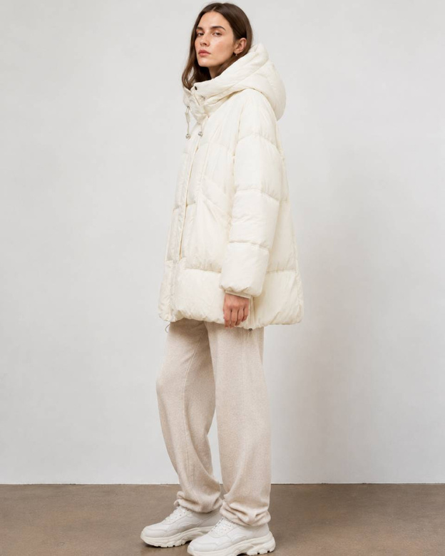 Puchowa kremowa kurtka damska oversize typu puffer
