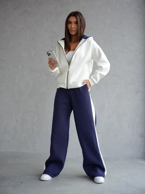 Granatowy komplet damski z bluzą i szerokimi spodniami