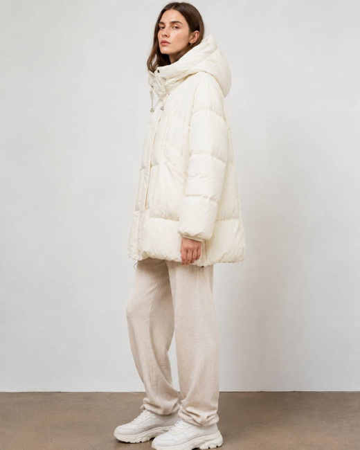 Puchowa kremowa kurtka damska oversize typu puffer