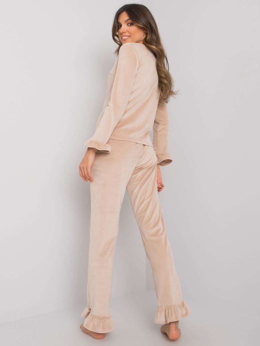 Zimowa piżama welurowa z falbankami beż