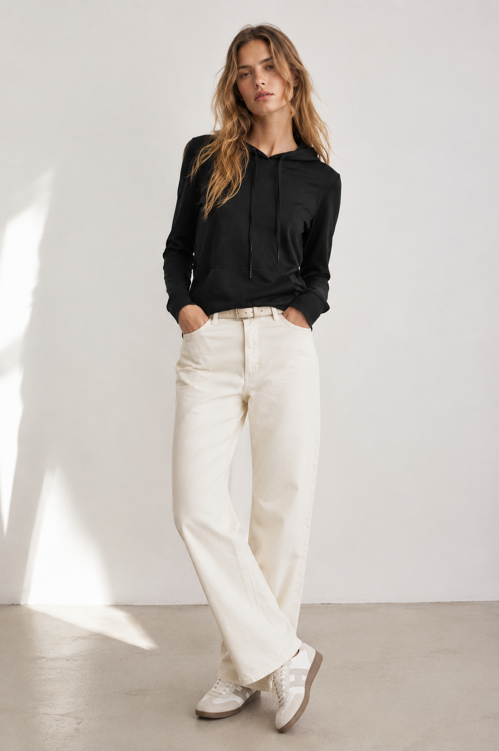 Czarna bluza dresowa z kapturem