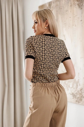 Dzianinowa bluzka ze złotymi guzikami czarna