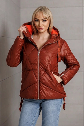 Przejściowa kurtka w rudym kolorze
