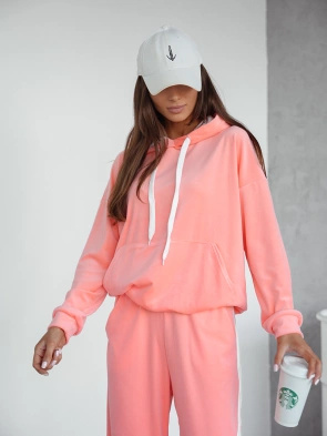 Welurowy komplet dresowy brzoskwiniowy